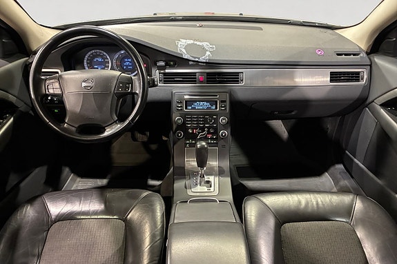 Volvo V70 11 of 17