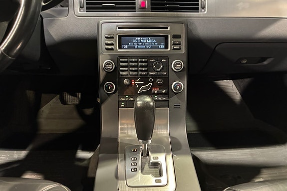 Volvo V70 12 of 17