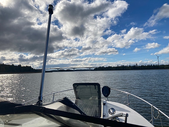 Regal 233 XL 2 of 5