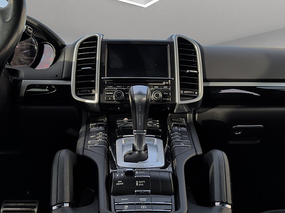 Porsche Cayenne S 17 of 30