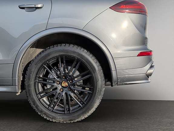 Porsche Cayenne S 29 of 30
