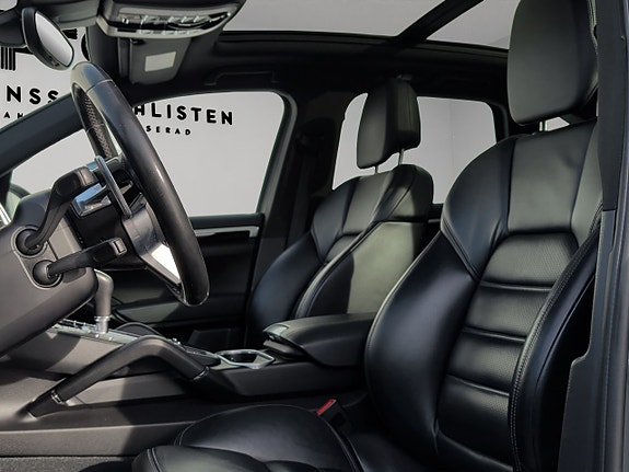 Porsche Cayenne S 19 of 30