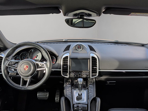 Porsche Cayenne S 16 of 30