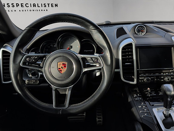 Porsche Cayenne S 22 of 30