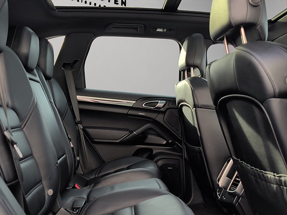 Porsche Cayenne S 15 of 30