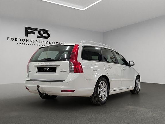 Volvo V50 3 of 5