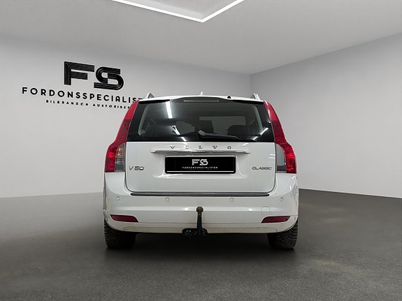 Volvo V50 4 of 5