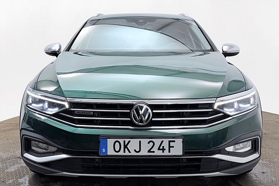 Volkswagen Passat Alltrack 3 of 5