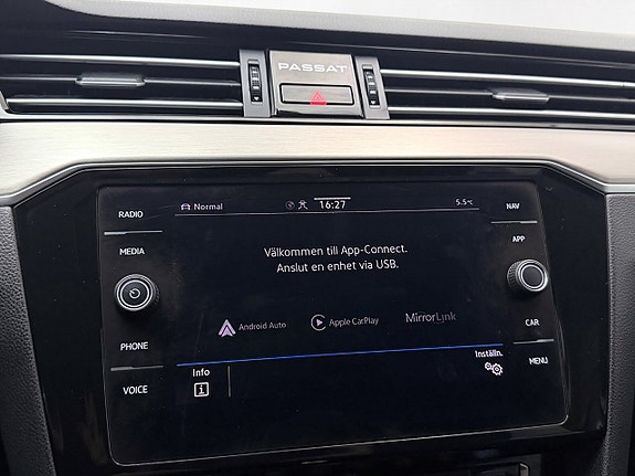 Volkswagen Passat Alltrack 22 of 27