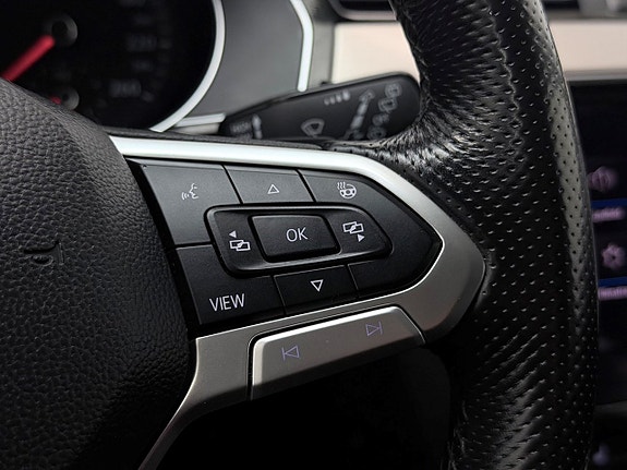 Volkswagen Passat Alltrack 18 of 27