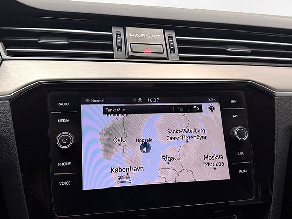 Volkswagen Passat Alltrack 19 of 27