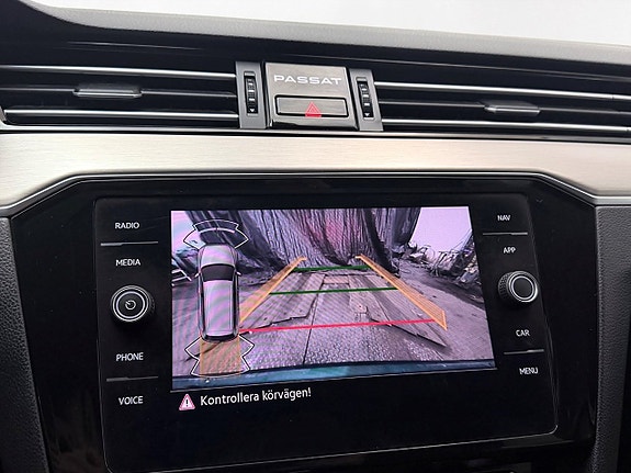 Volkswagen Passat Alltrack 20 of 27