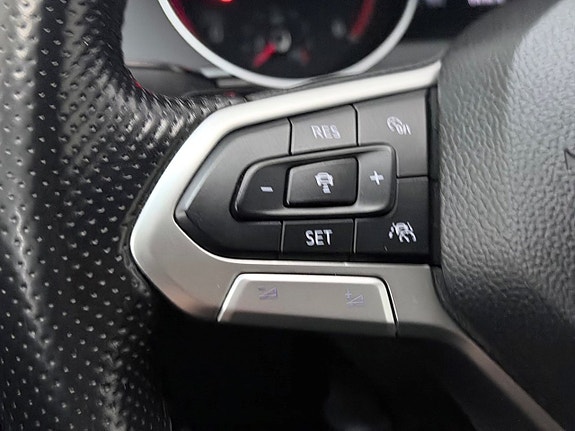 Volkswagen Passat Alltrack 17 of 27