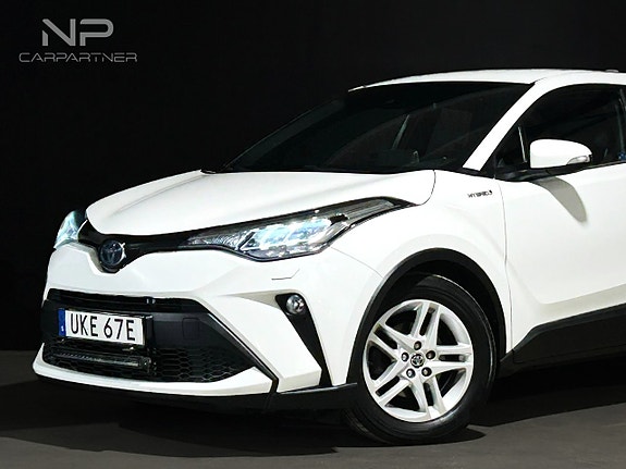 Toyota C-HR 4 of 5