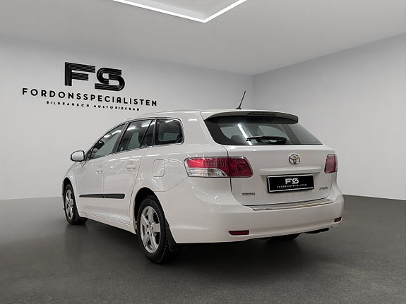 Toyota Avensis 7 of 30