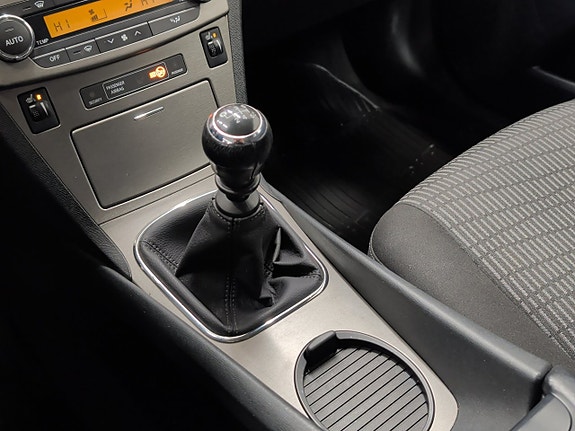 Toyota Avensis 25 of 30