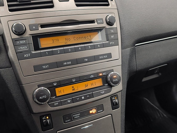 Toyota Avensis 24 of 30