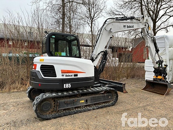 Bobcat E85 Bandgrävare med låga timmar och redskap (125550)