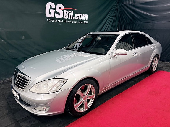 Mercedes-Benz S320 3 of 5