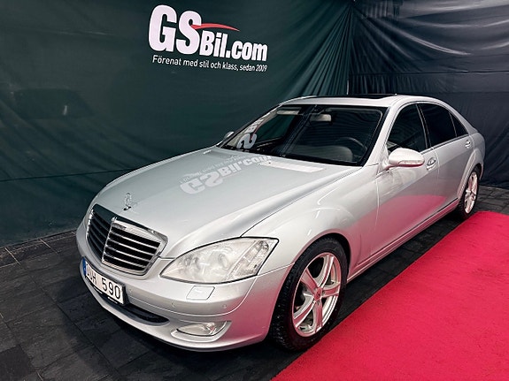 Mercedes-Benz S320 2 of 5