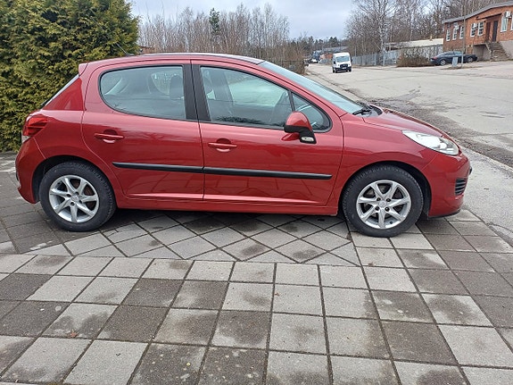 Peugeot 207 8 of 19