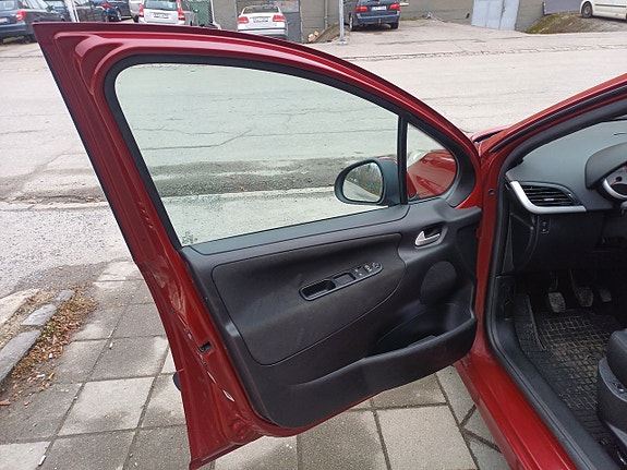 Peugeot 207 11 of 19