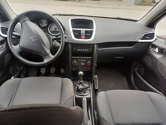 Peugeot 207 5 of 19