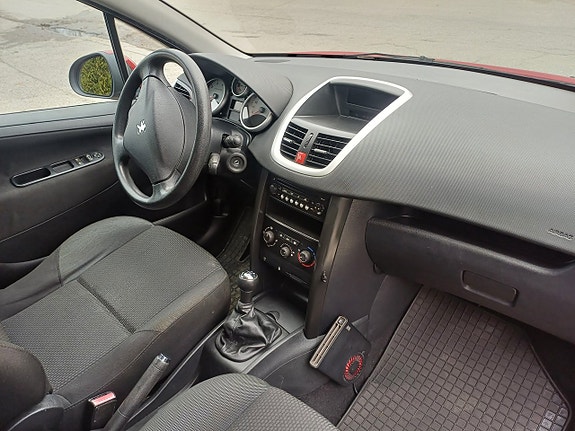 Peugeot 207 18 of 19