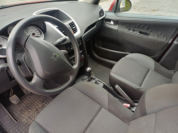Peugeot 207 17 of 19