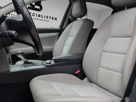 Mercedes-Benz C200 18 of 30