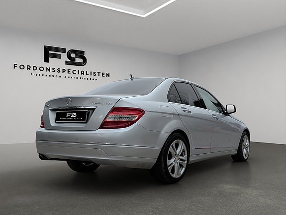 Mercedes-Benz C200 3 of 5