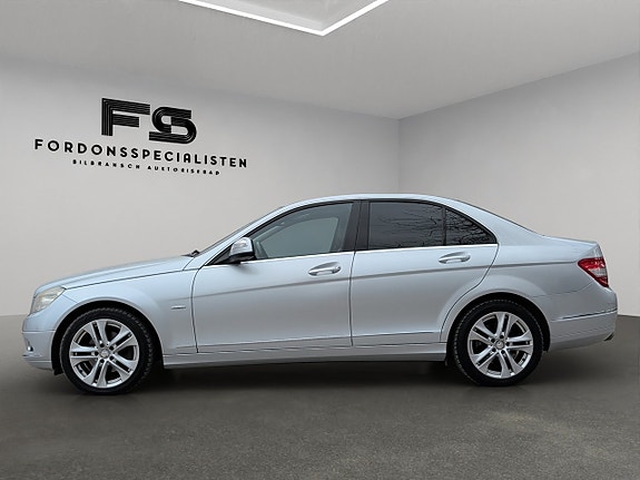 Mercedes-Benz C200 8 of 30
