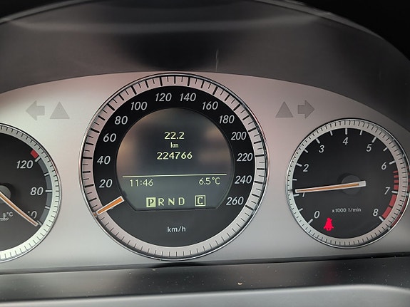 Mercedes-Benz C200 20 of 30