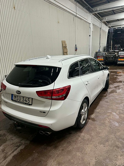 Kia Ceed 4 of 8