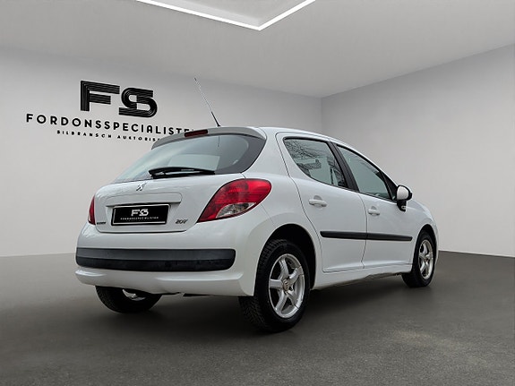 Peugeot 207 3 of 5