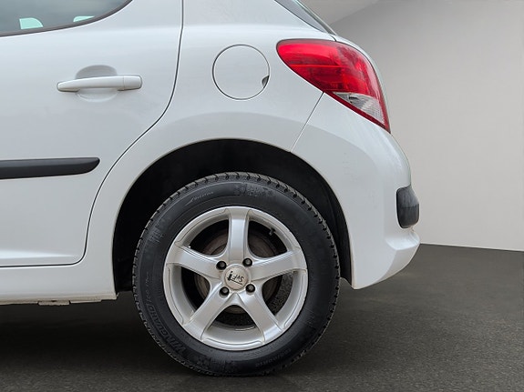 Peugeot 207 27 of 29