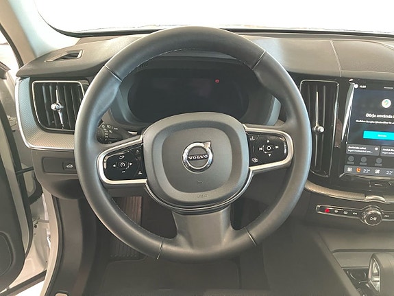 Volvo XC60 11 of 15