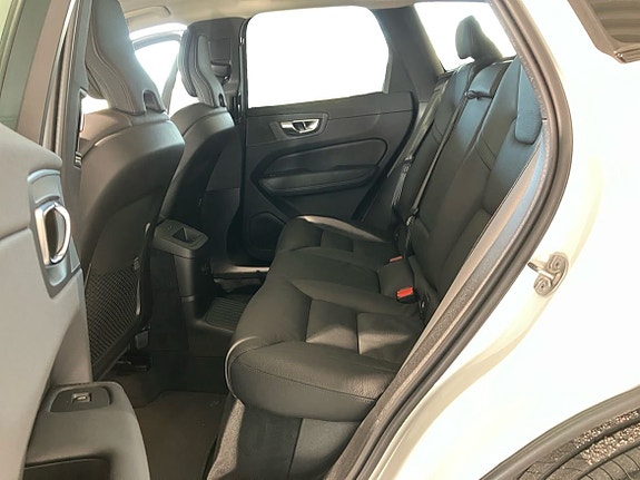Volvo XC60 7 of 15