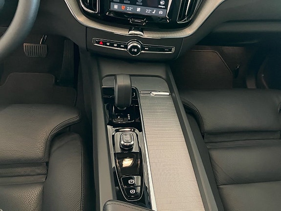 Volvo XC60 13 of 15