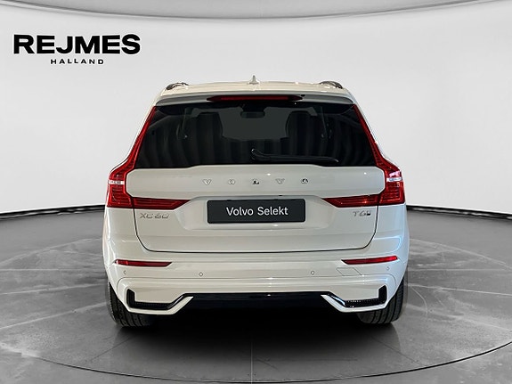 Volvo XC60 8 of 15