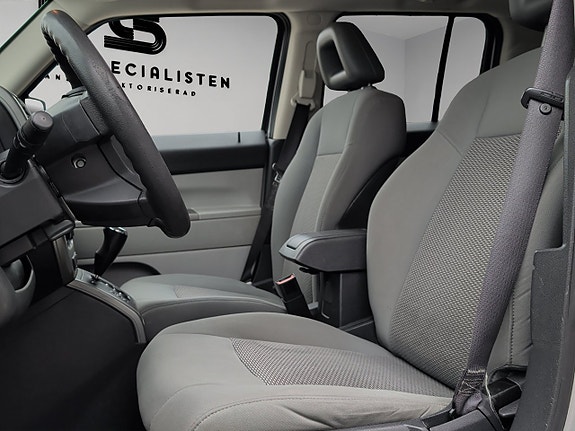 Jeep Patriot 18 of 30