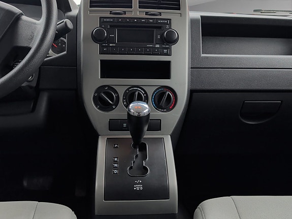Jeep Patriot 16 of 30