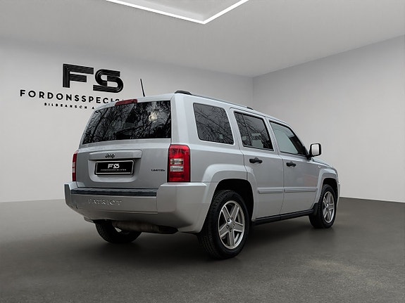 Jeep Patriot 3 of 5