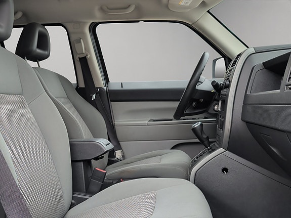 Jeep Patriot 13 of 30