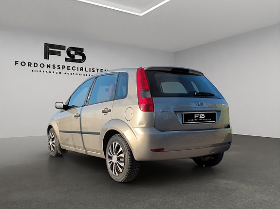 Ford Fiesta 7 of 29