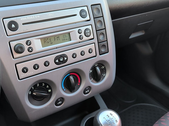 Ford Fiesta 23 of 29