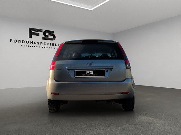 Ford Fiesta 4 of 5
