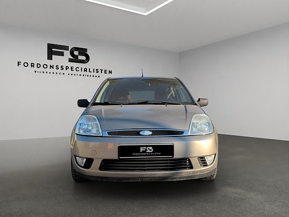 Ford Fiesta 10 of 29
