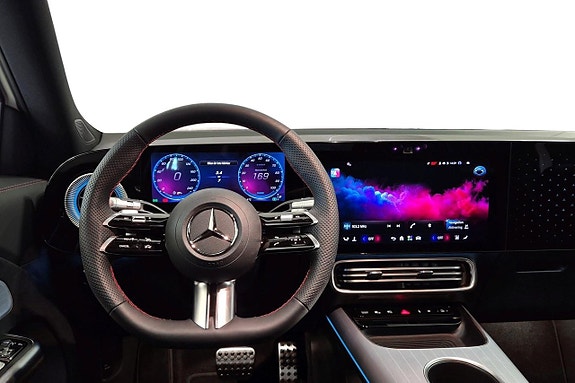 Mercedes-Benz GLB250+ 7 of 13