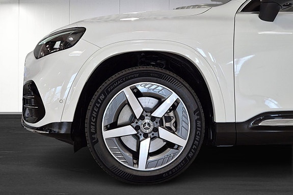 Mercedes-Benz GLB250+ 5 of 5